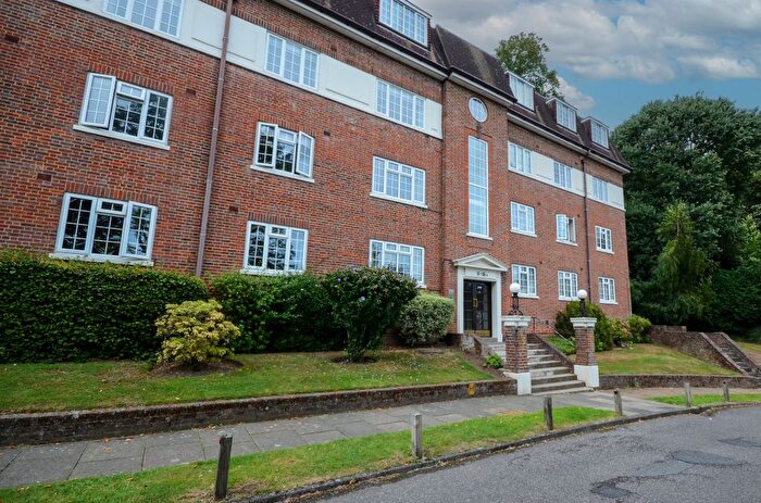 2 Bedroom Flat For Sale In Sudbury Hill, Harrow, HA1