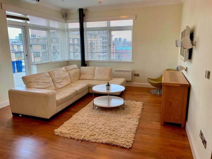 2 Bedroom Flat To Rent In Armouries Way, Leeds, West Yorkshire, Uk, LS10