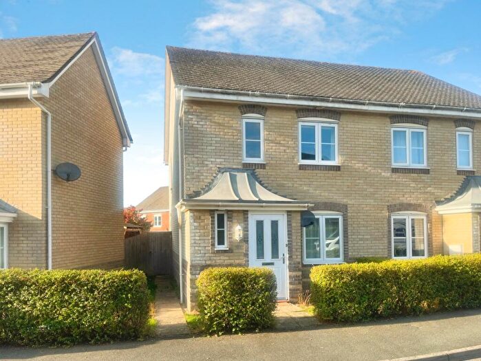 3 Bedroom Semi-Detached House For Sale In Wiltshire Crescent, Basingstoke, Hampshire, RG22