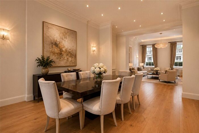 3 Bedroom Flat To Rent In Eaton Place, London, SW1X