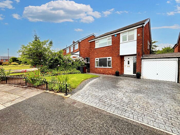 3 Bedroom Detached House For Sale In Rhodes Drive, Bury, BL9