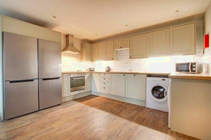 4 Bedroom Flat To Rent In Peels Street, NG1
