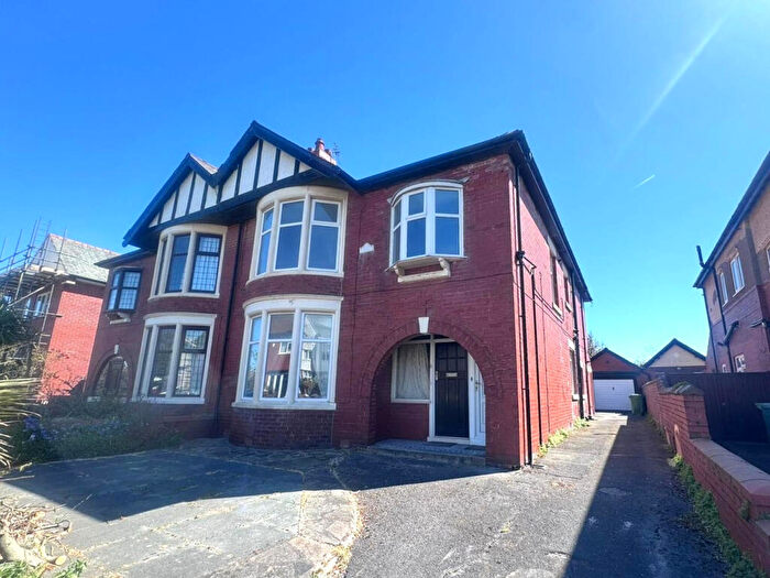 2 Bedroom Apartment For Sale In Devonshire Road, Lytham St. Annes, FY8