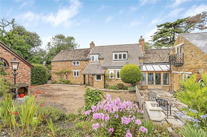 4 Bedroom Detached House For Sale In Main Street, Hannington, Northamptonshire, NN6