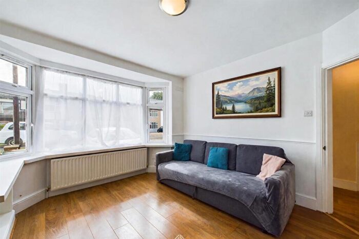 2 Bedroom Apartment To Rent In Parkfield Avenue, Harrow, HA2