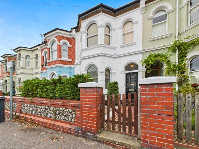 3 Bedroom Terraced House To Rent In Eastcourt Road, Worthing, BN14