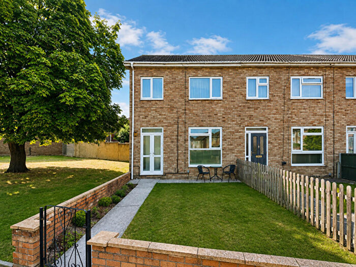 3 Bedroom End Of Terrace House For Sale In Staverton Way, Bristol, BS15