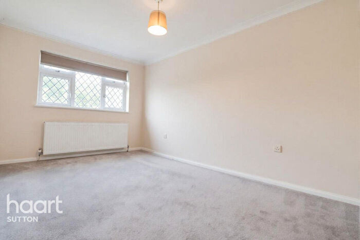 3 Bedroom Semi-Detached House To Rent In Carshalton Road, London, SM1