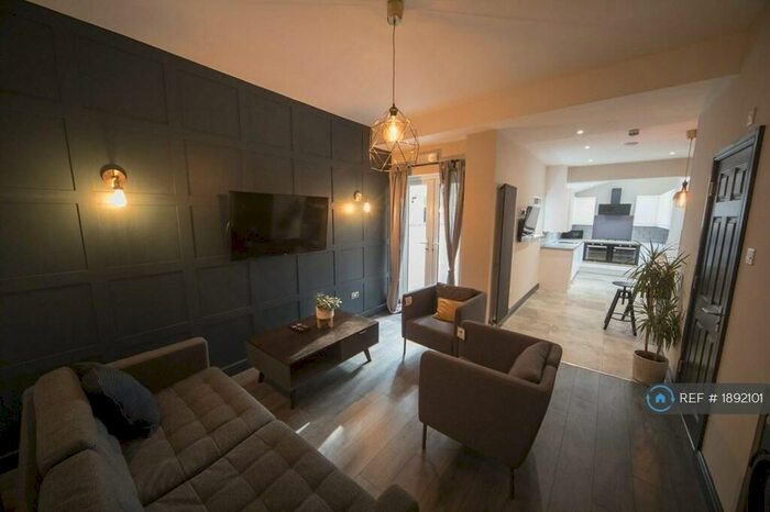 6 Bedroom Terraced House To Rent In Brailsford Road, Manchester, M14