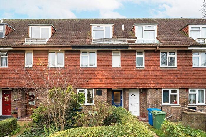 3 Bedroom Terraced House For Sale In Penton Place, Walworth, SE17