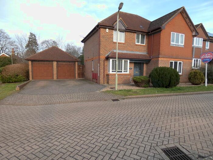 4 Bedroom Detached House To Rent In Cavendish Gardens, Fleet, Hampshire, GU52