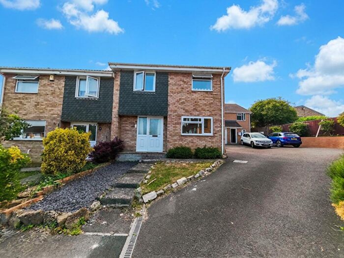 3 Bedroom Semi Detached House For Sale In Furlong Gardens, Trowbridge, BA14