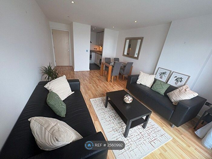 2 Bedroom Flat To Rent In Western Gateway, London, E16
