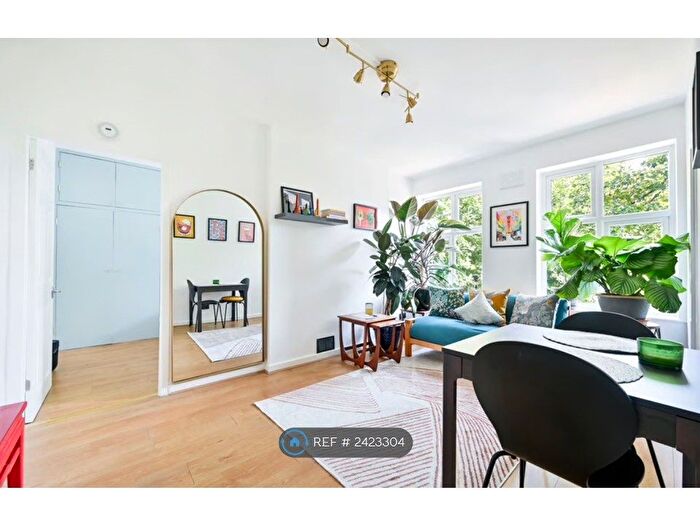 1 Bedroom Flat To Rent In Effra Court, London, SW2