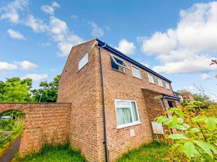 1 Bedroom Property To Rent In Barton Road, Barnstaple, EX32