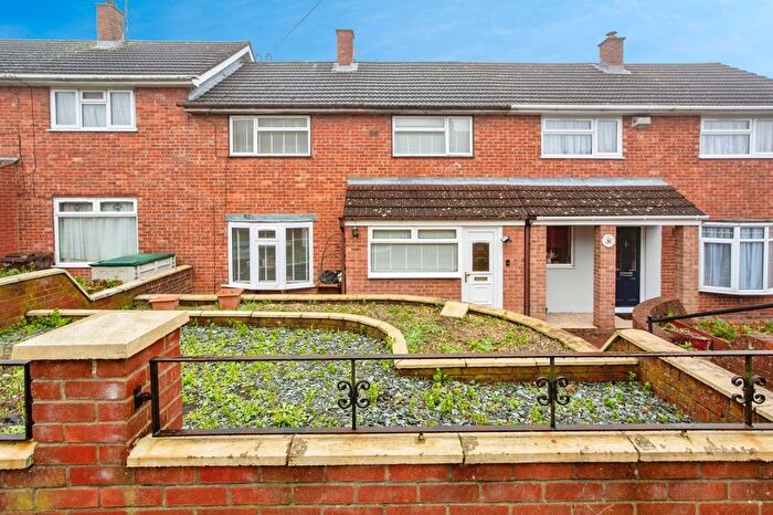 3 Bedroom Terraced House For Sale In Bligh Way, Rochester, Kent, ME2