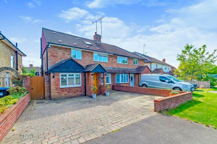 4 Bedroom Semi-Detached House For Sale In Hunters Chase, South Godstone, Godstone, RH9