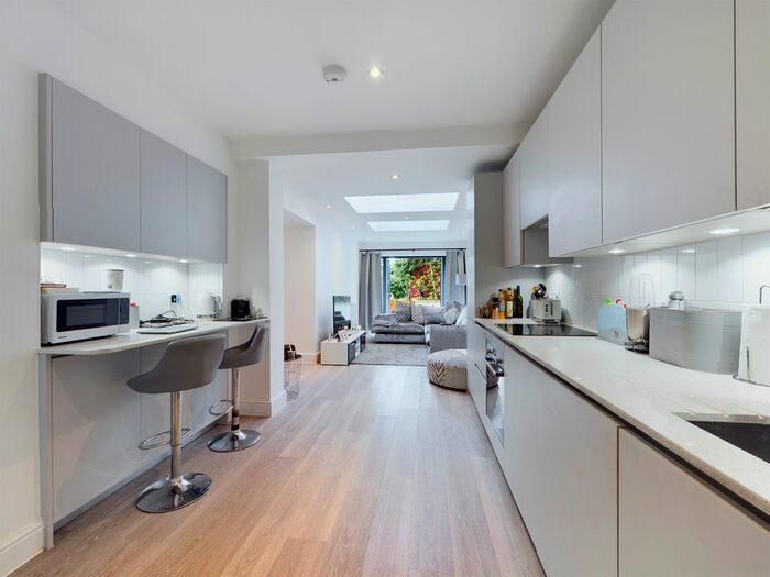 3 Bedroom Mews To Rent In Corringham Road, London, NW11