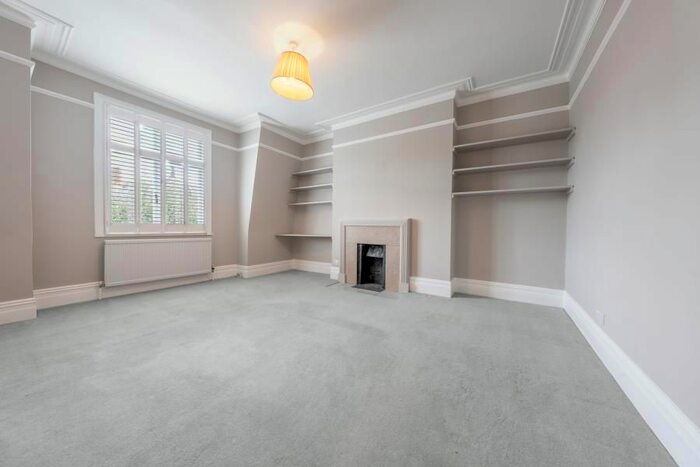 3 Bedroom Flat To Rent In Castellain Road, London, W9