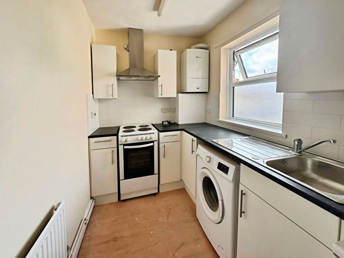 1 Bedroom Flat To Rent In Rodbourne Road, Rodbourne, Swindon, Wiltshire, SN2