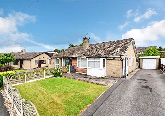 3 Bedroom Bungalow For Sale In Farndale Road, Wilsden, BD15