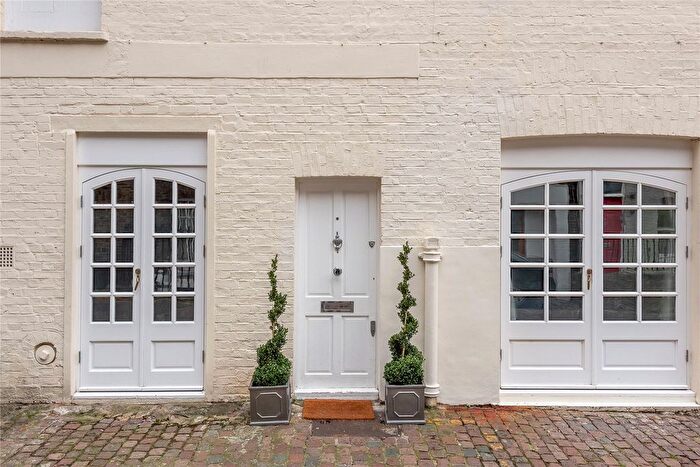 2 Bedroom Mews To Rent In Atherstone Mews, London, SW7