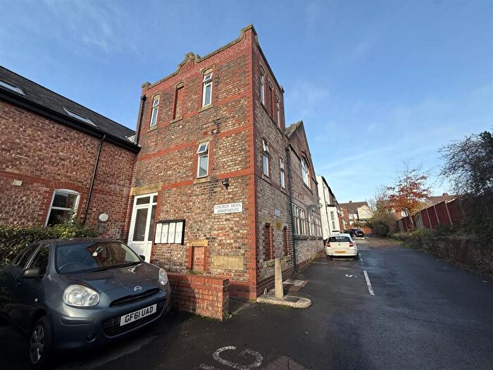 2 Bedroom Apartment For Sale In Devonshire Place, Prestwich, Manchester, M25