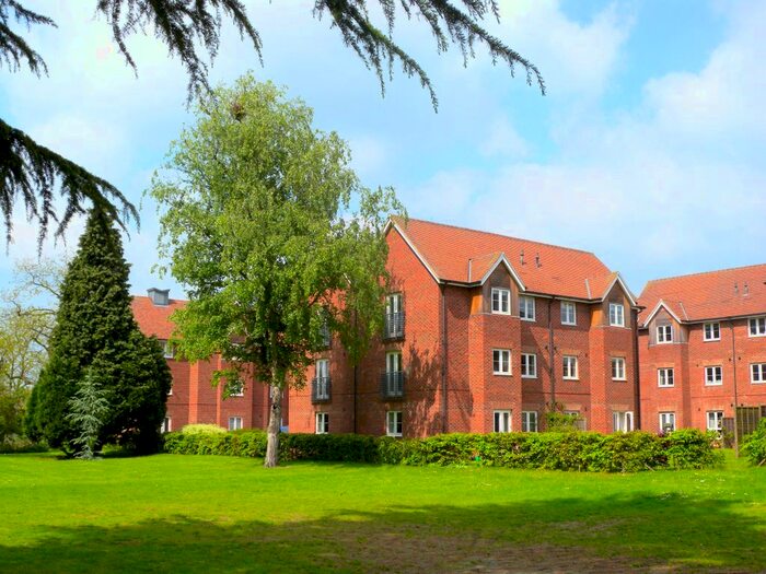 2 Bedroom Flat To Rent In Chantry Court, Felsted, CM6