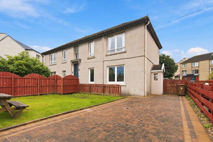 3 Bedroom Flat For Sale In Lochend Avenue, Edinburgh, EH7