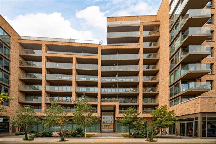 1 Bedroom Flat For Sale In Hemming Street, Bethnal Green, E1