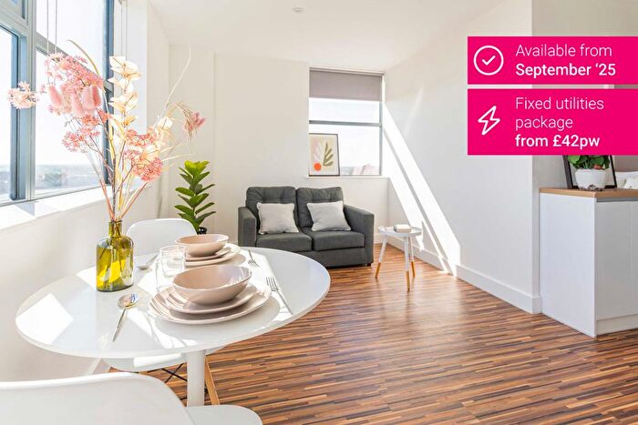 1 Bedroom Flat To Rent In Chester Road, Manchester, M16