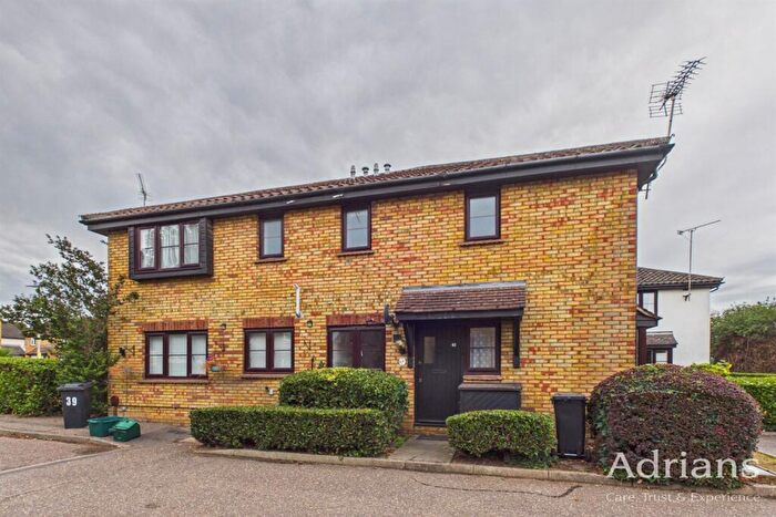 1 Bedroom Terraced House For Sale In Hurrell Down, Boreham, Chelmsford, CM3