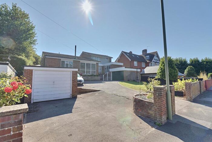 5 Bedroom House For Sale In London Road, Horndean, Waterlooville, PO8