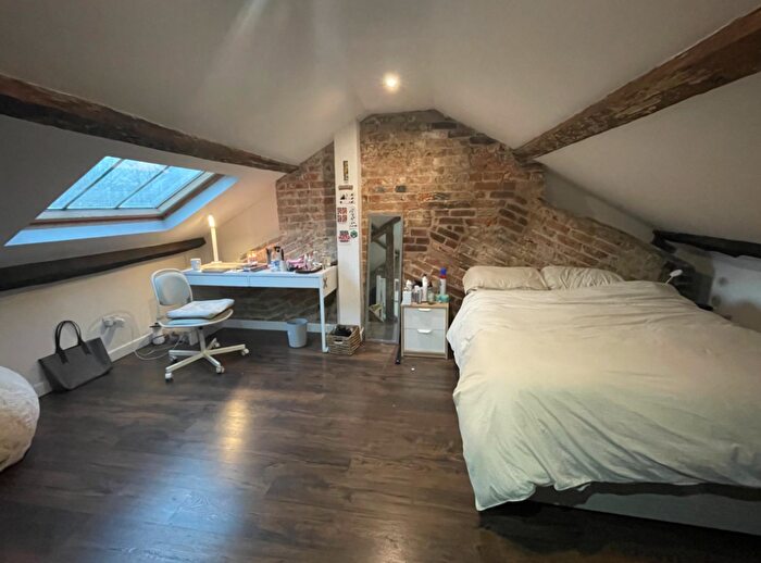 5 Bedroom Terraced House To Rent In Queen Square, Leeds, West Yorkshire, LS2