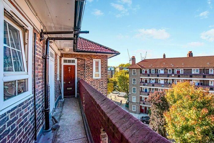 2 Bedroom Flat To Rent In Peckham Park Road, London, SE15