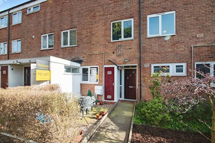3 Bedroom Flat For Sale In Hubert Croft, Birmingham, B29