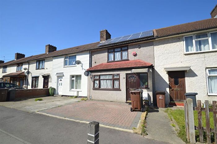 3 Bedroom Terraced House For Sale In Reede Road, Dagenham, RM10