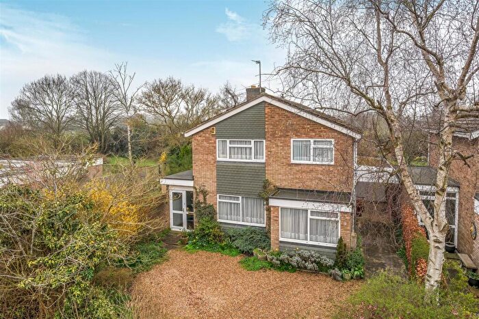 4 Bedroom Detached House For Sale In Beauchamp Place, Willington, MK44