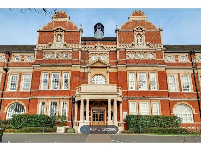 Studio To Rent In Great Hall, London, SW11