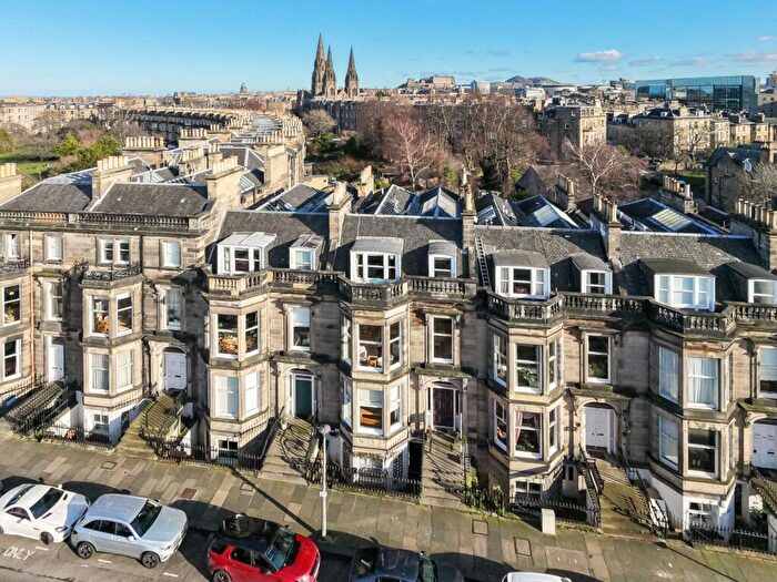 2 Bedroom Flat For Sale In / Coates Gardens, Edinburgh, EH12