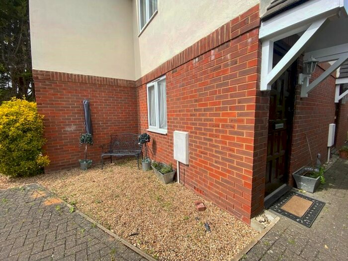 2 Bedroom Maisonette To Rent In Barleyfields, Wooburn Green, High Wycombe, HP10