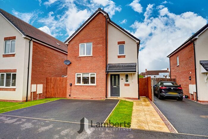 3 Bedroom Detached House For Sale In Royal Oak Drive, Studley, B80