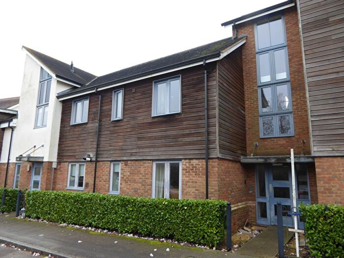 2 Bedroom Flat To Rent In Kemsley Crescent, Milton Keynes, MK10