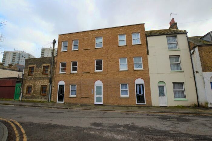2 Bedroom Flat To Rent In Turner Street, Ramsgate, Kent, CT11