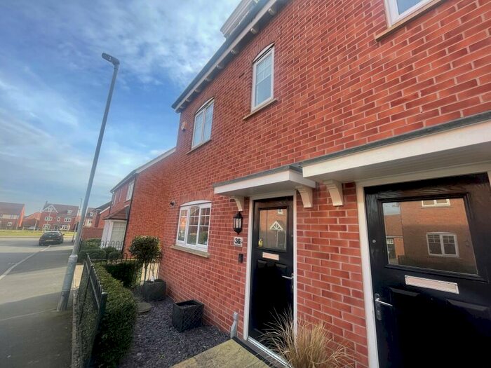 3 Bedroom House To Rent In Maxwell Crescent, Northampton, NN5