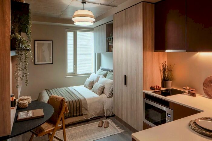 Studio To Rent In Chatfield Road, London, SW11