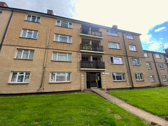 3 Bedroom Flat To Rent In Princess Elizabeth Way, Cheltenham, GL51