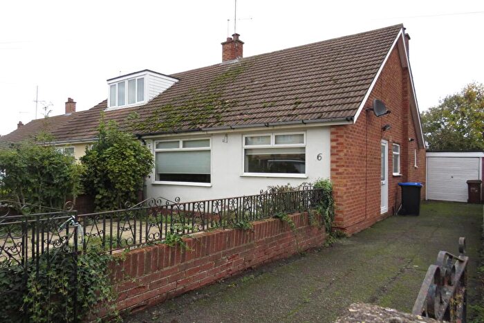2 Bedroom Bungalow To Rent In Woodland Close, Northampton, NN5