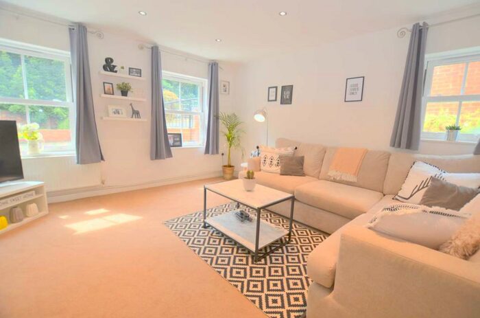 1 Bedroom Apartment To Rent In Station Road, Amersham, HP7