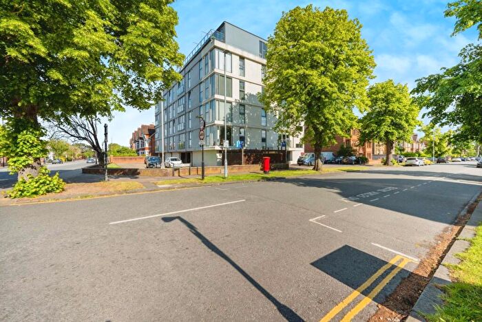 1 Bedroom Flat For Sale In Bushmead Avenue, Bedford, MK40